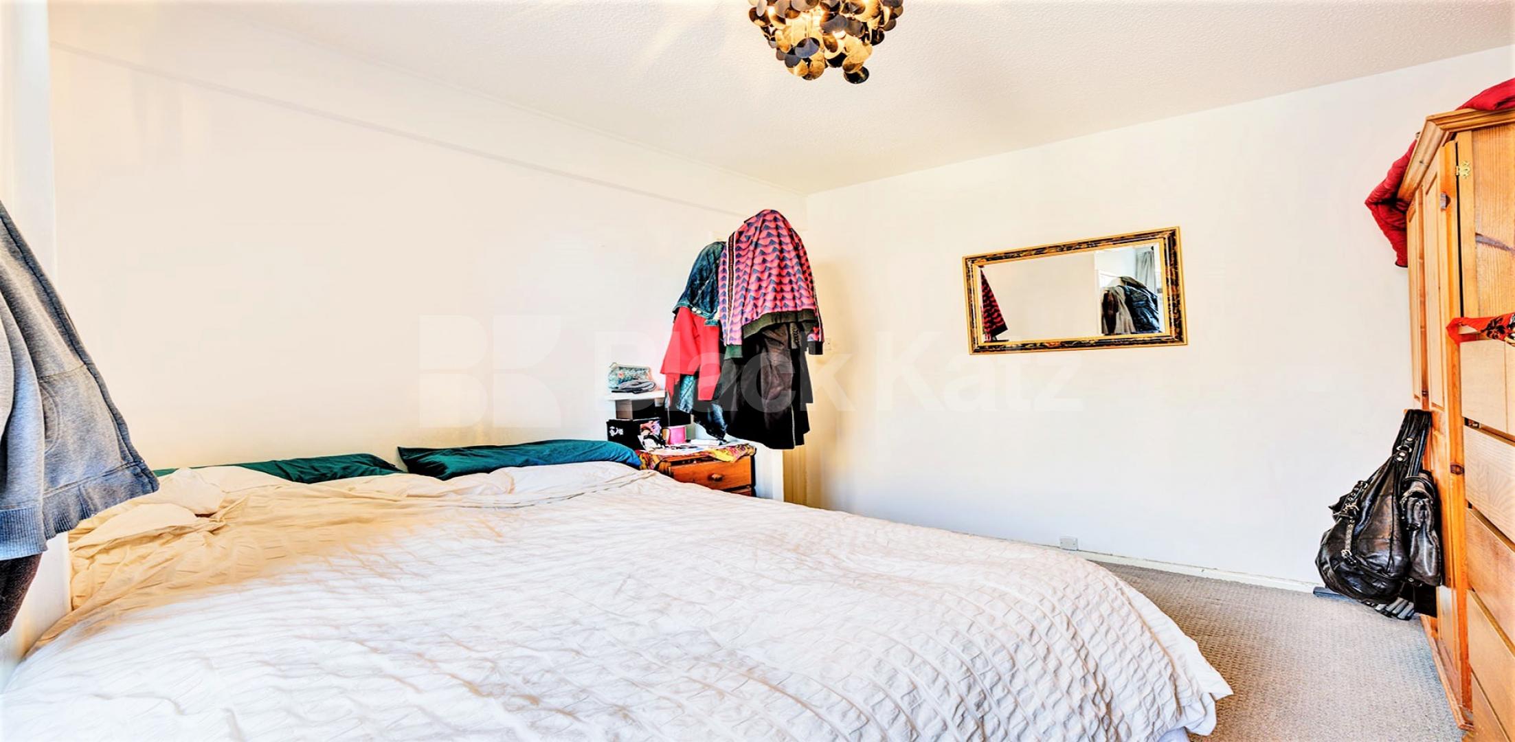 			1 Bedroom, 1 bath, 1 reception Flat			 Shepherds Bush Green, SHEPHERDS BUSH